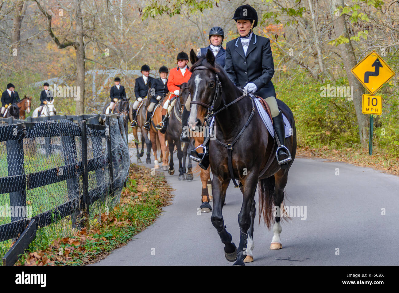 Cacciatori alla benedizione annuale dei segugi a The Iroquois Hunt Club in Kentucky, Stati Uniti d'America Foto Stock