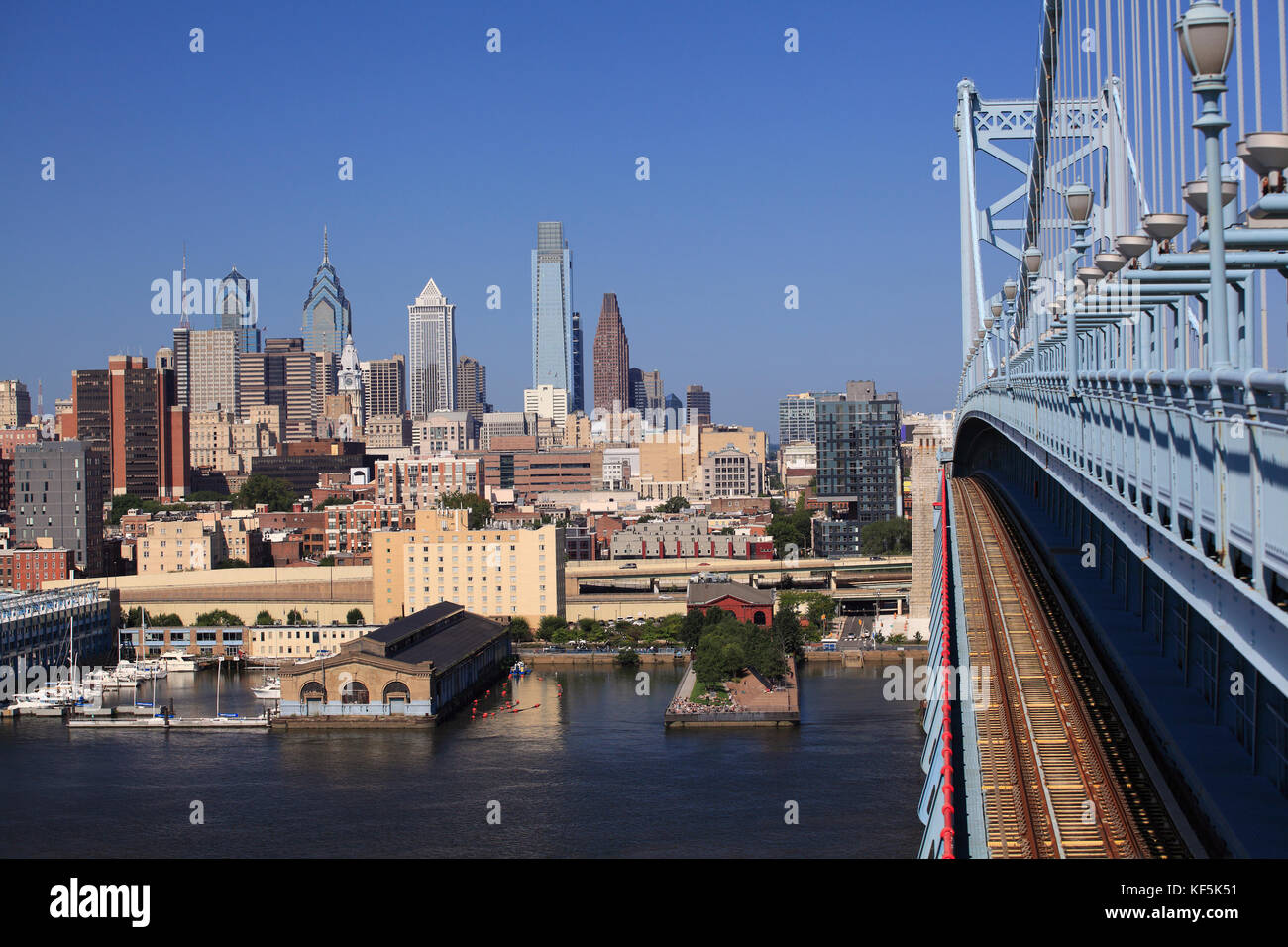 Lo skyline di Philadelphia vista da benjamn franklin bridge, Stati Uniti d'America Foto Stock
