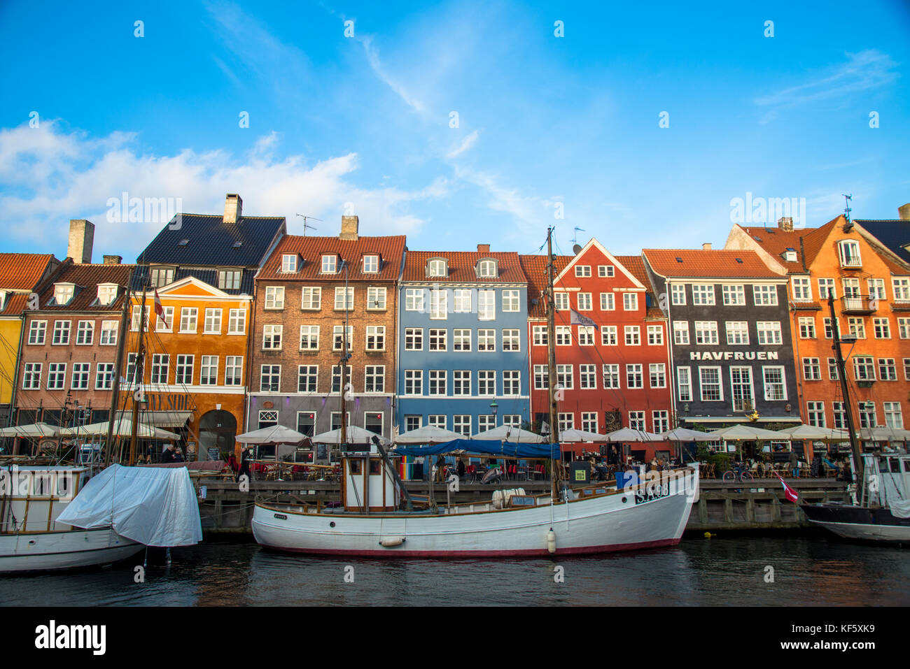 Nyhavn case colorate in copenhagen,Danimarca Foto Stock