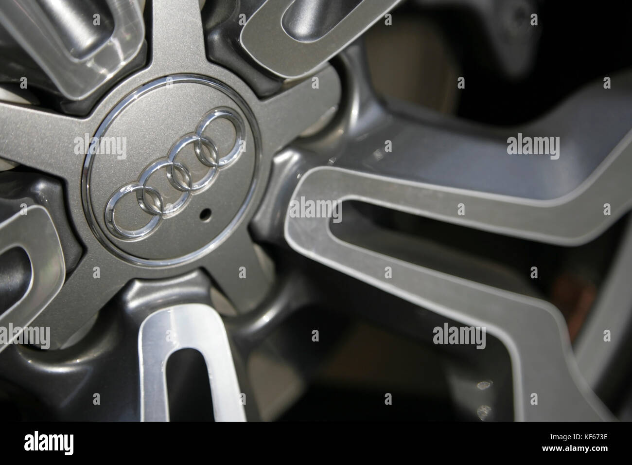 Cerchi in lega su Audi R8 Sportscar. Foto Stock