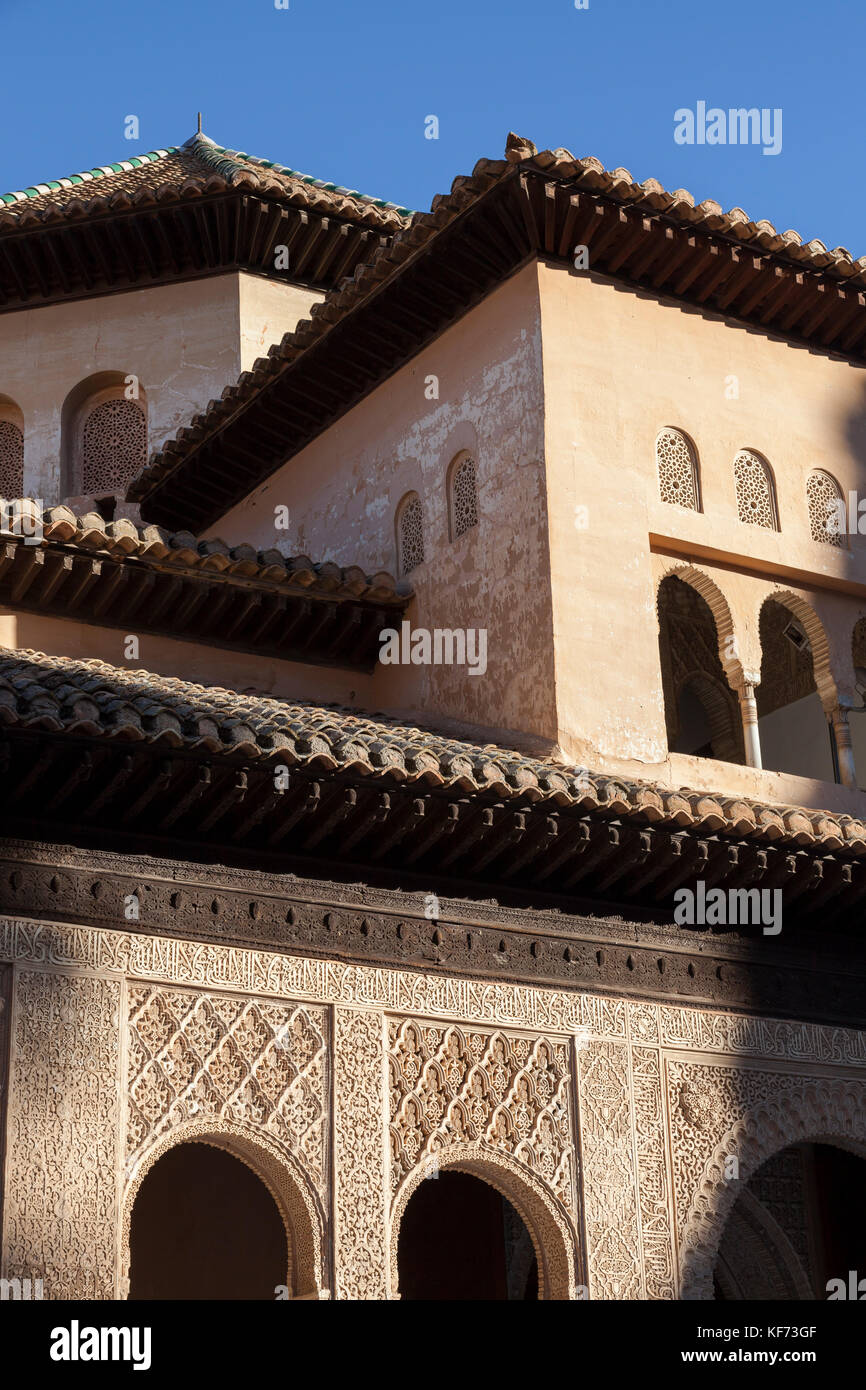 Granada, Spagna: Il Palazzo dell'Alhambra e la Fortezza. Sala de Dos Hermanas dal Palacio de los Leones nel Palacio Nazaríes. Foto Stock