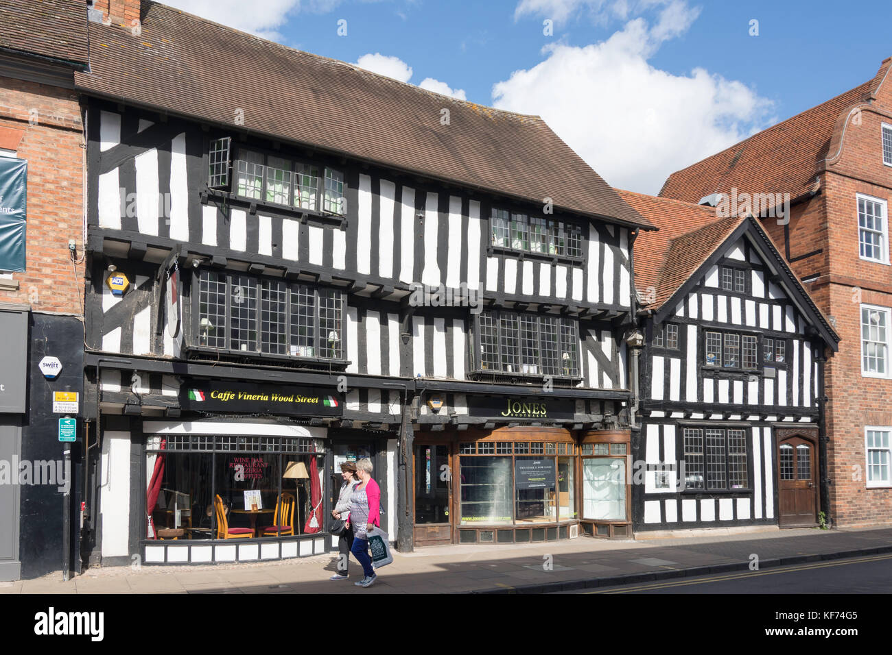 Xvi secolo edificio con travi di legno su legno Street, Stratford-upon-Avon, Warwickshire, Inghilterra, Regno Unito Foto Stock