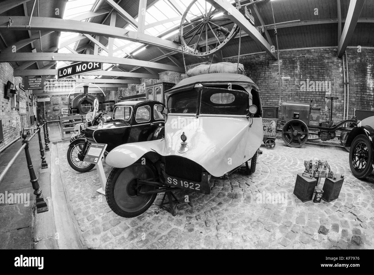Classic Cars, e veicoli a Bradford industrial museum, West Yorkshire, Inghilterra, Regno Unito Foto Stock