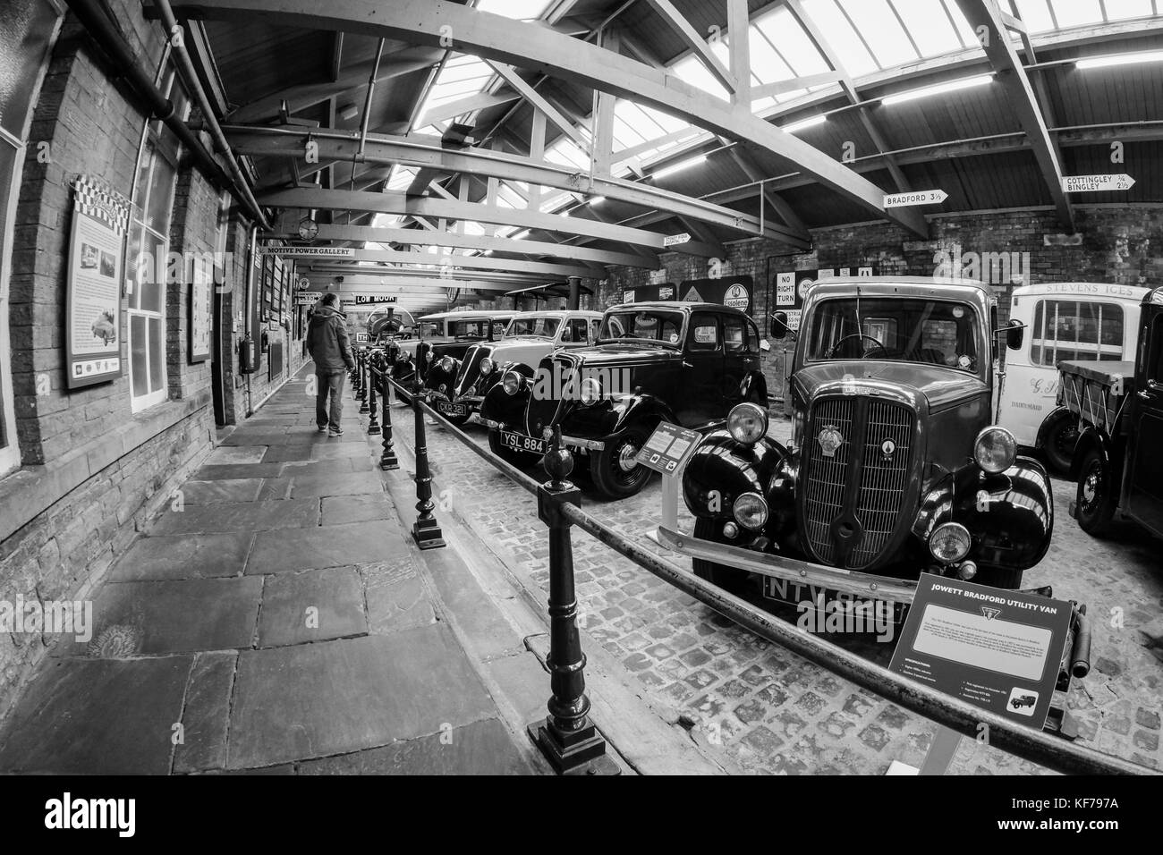 Classic Cars, e veicoli a Bradford industrial museum, West Yorkshire, Inghilterra, Regno Unito Foto Stock