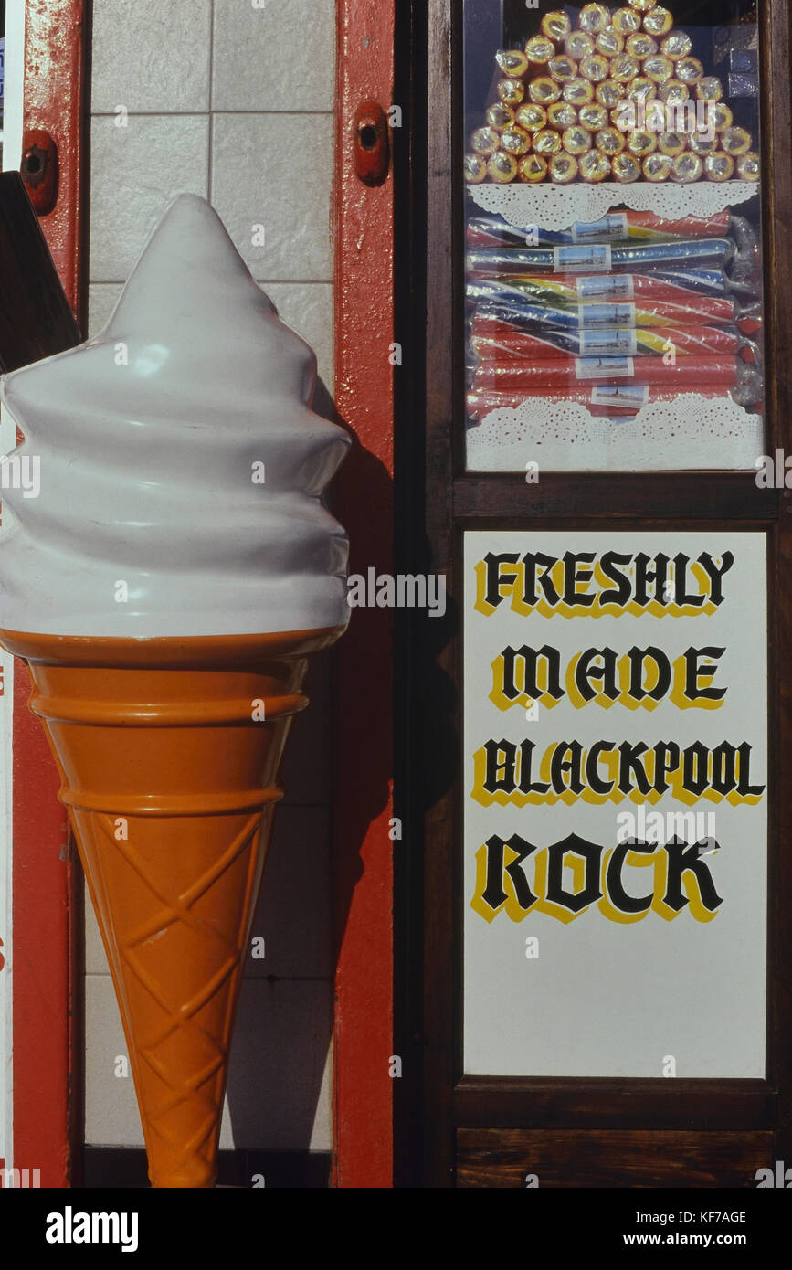 Rock e gelateria, Blackpool, Lancashire, Inghilterra, Regno Unito Foto Stock
