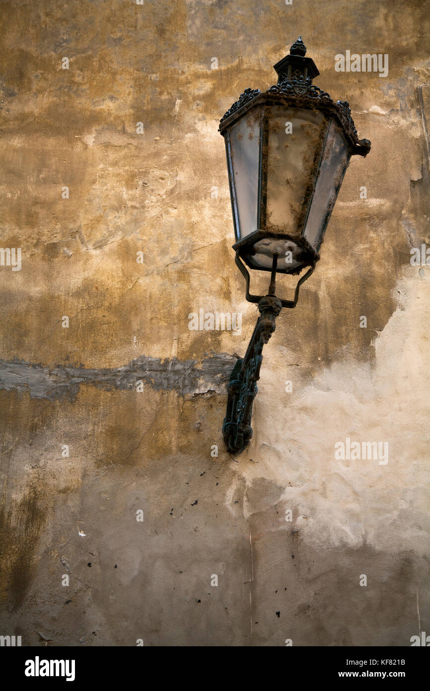 Vecchia strada lampada a Praga, Repubblica ceca Foto Stock