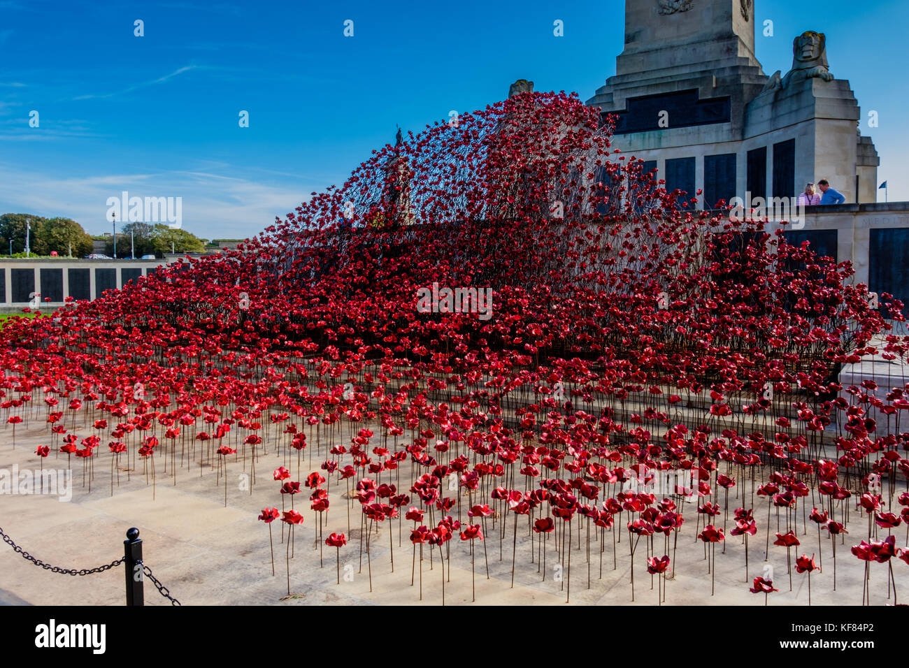 Poppies in Tour, Memoriale di guerra la zappa, Plymouth, Devon, Inghilterra, Regno Unito Foto Stock Poppies in Tour, Memoriale di guerra la zappa, Plymouth, Devon, Inghilterra, Regno Unito Foto Stock