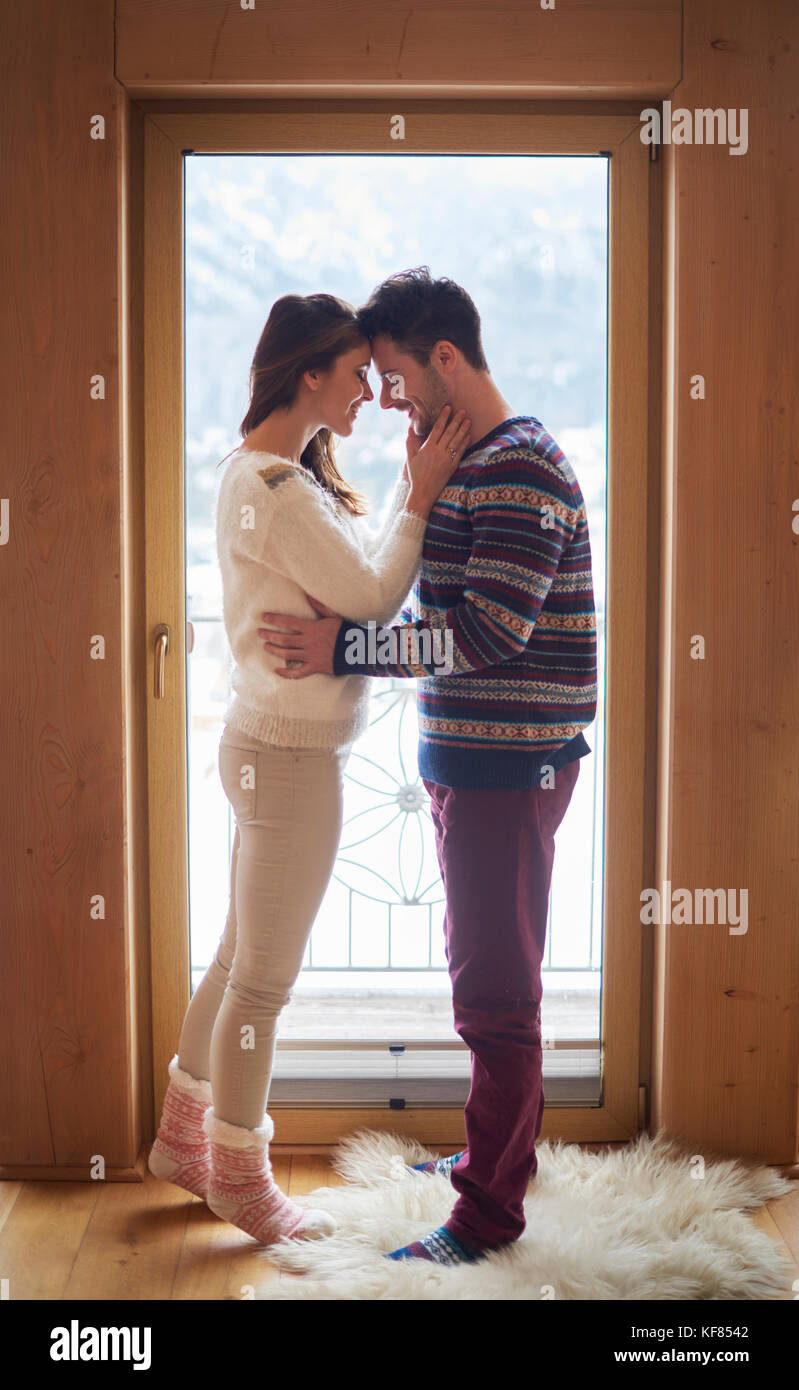 Per tutta la lunghezza della coppia adorabile Foto Stock