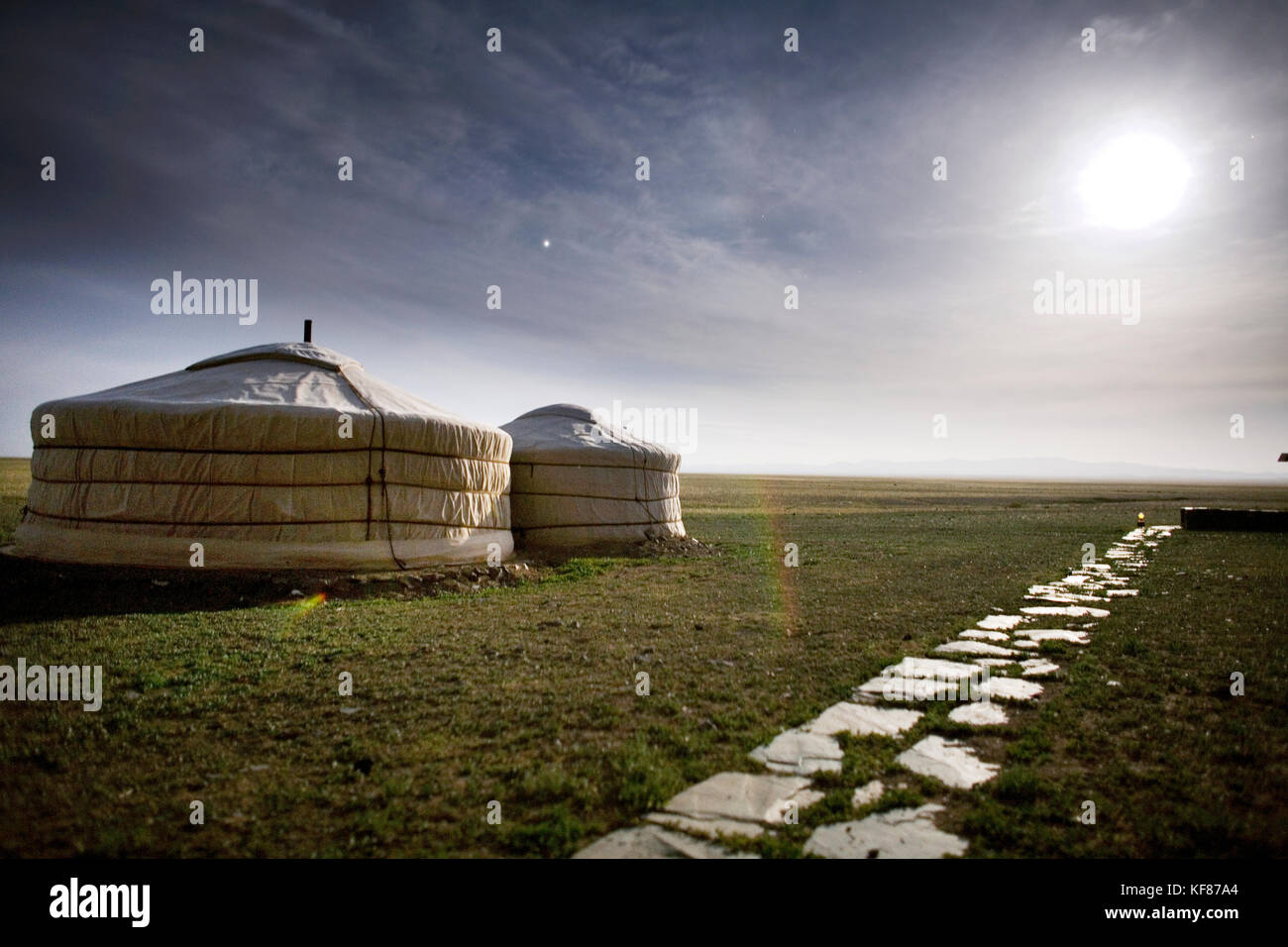Mongolia, ger camp in gurvansaikhan national park, tre camel lodge, il Deserto del Gobi Foto Stock