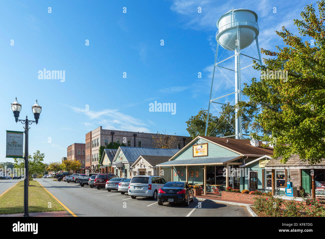 Main Street, Senoia, Georgia, Stati Uniti d'America. Senoia è la posizione per la città di Woodbury nella serie TV The Walking Dead. Foto Stock