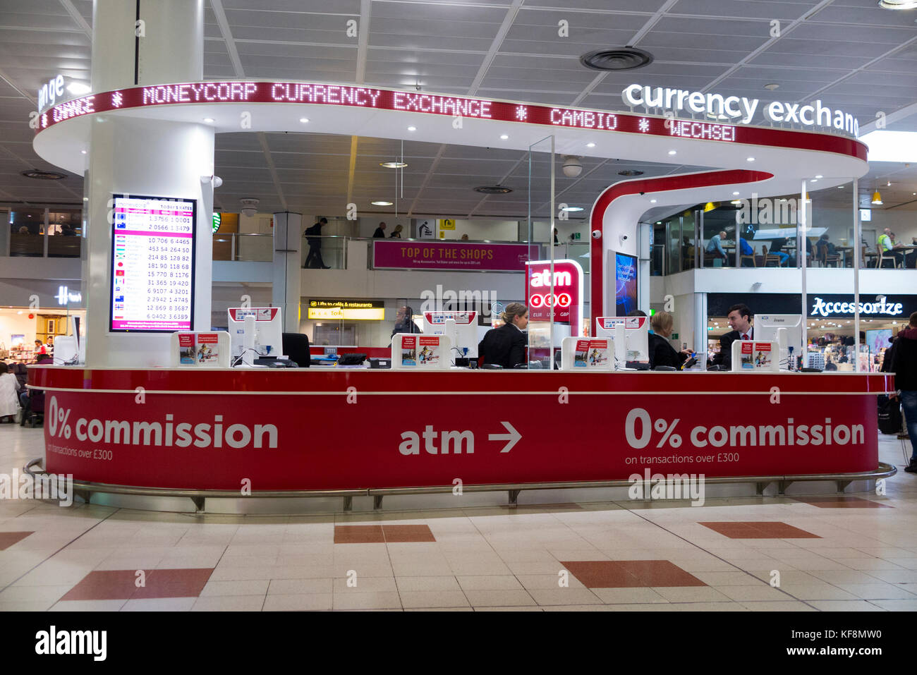 Moneycorp bureau de change office. Gatwick Airport Terminal Nord. Londra. Regno Unito. (91) Foto Stock