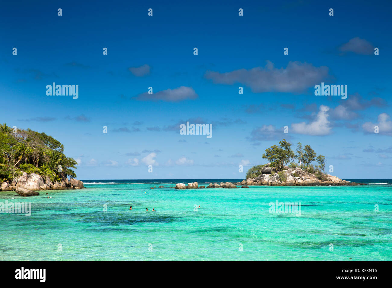 La Seychelles, Mahe, Anse Royale, Ile Souris, isola di granito scolpite dal mare Foto Stock