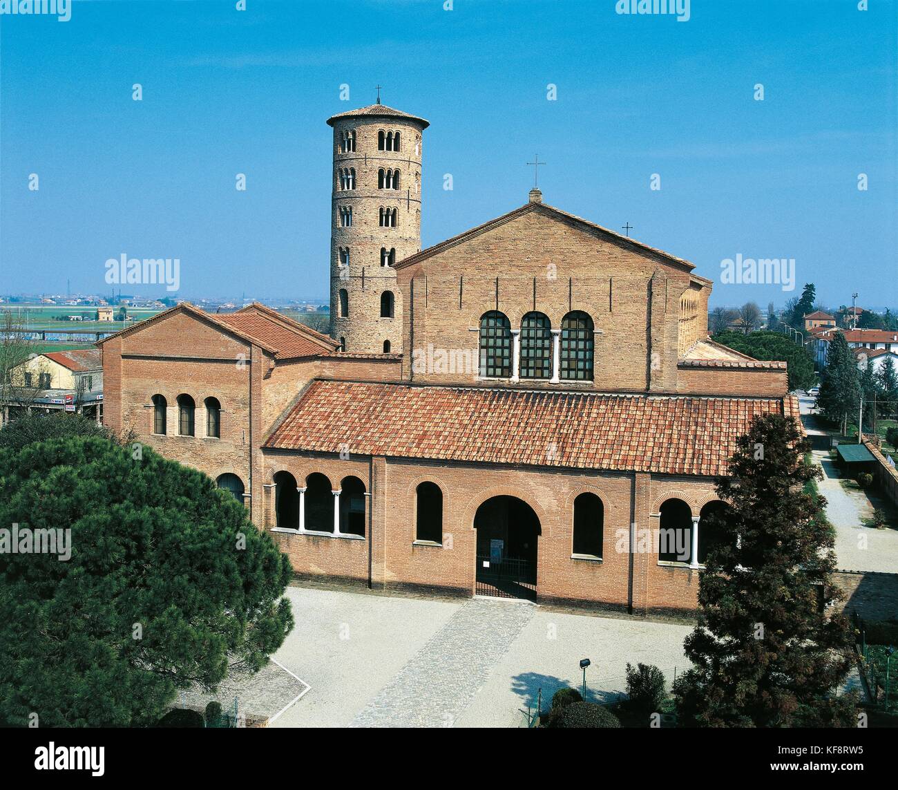 La facciata della chiesa di San Apollinare a classis, Ravenna (UNESCO World Heritage Site 1996), emilia-romagna, italy Foto Stock