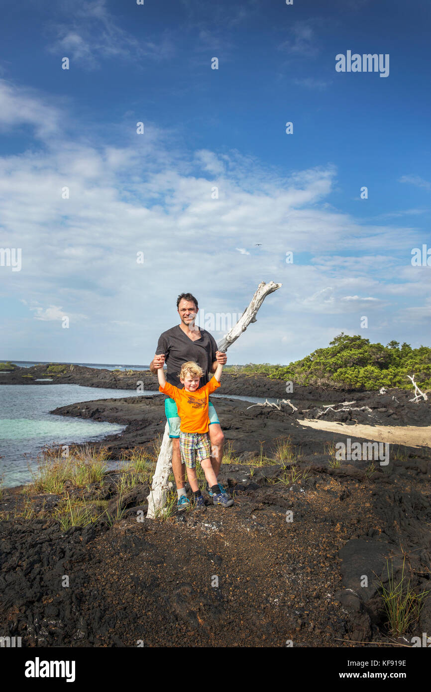 Isole Galapagos, ecuador, individui esplorare intorno isabela isola nei pressi di punta moreno Foto Stock