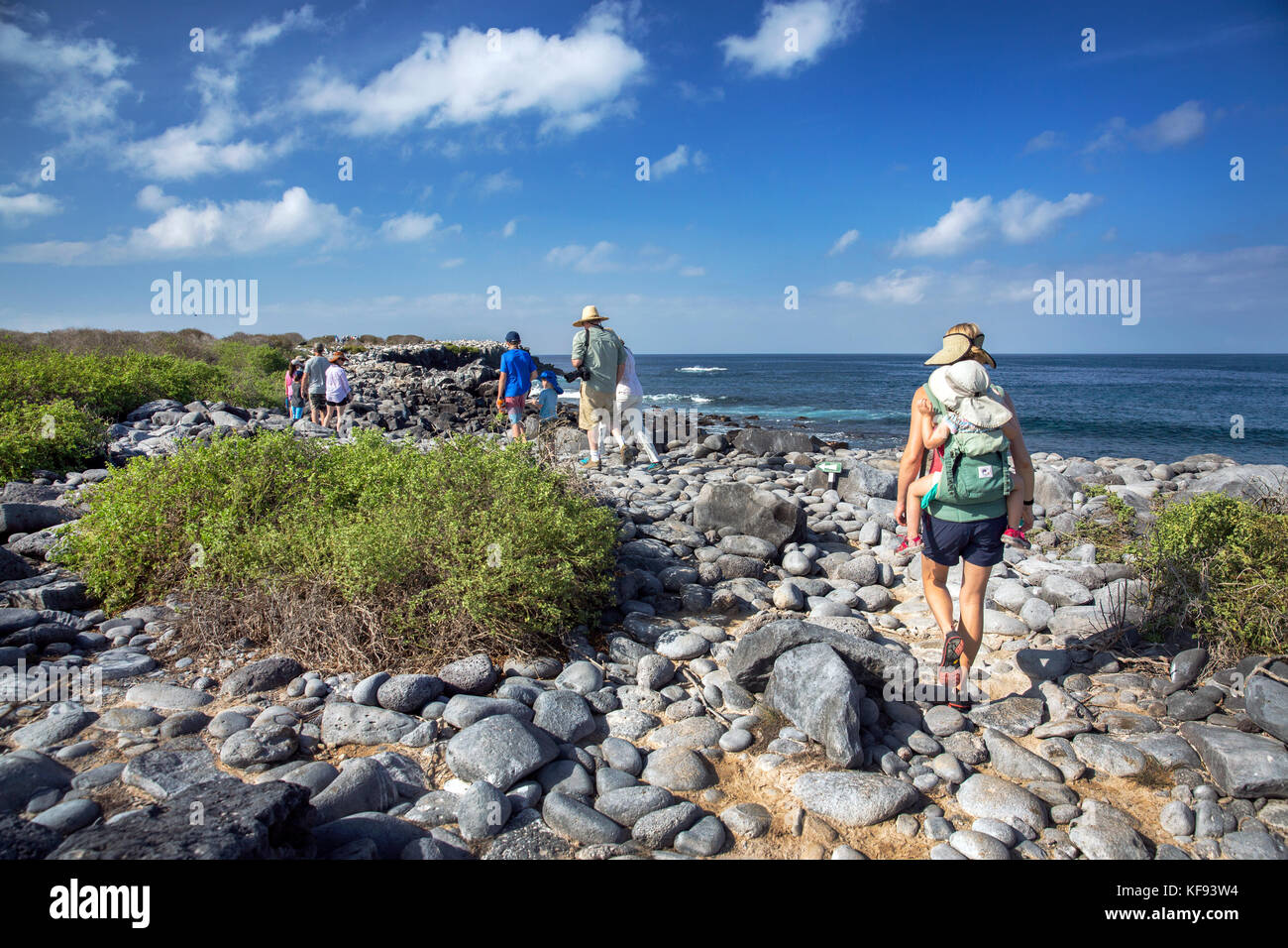 Isole Galapagos, ecuador, individui esplorare intorno a punta suarez sull isola espanola Foto Stock