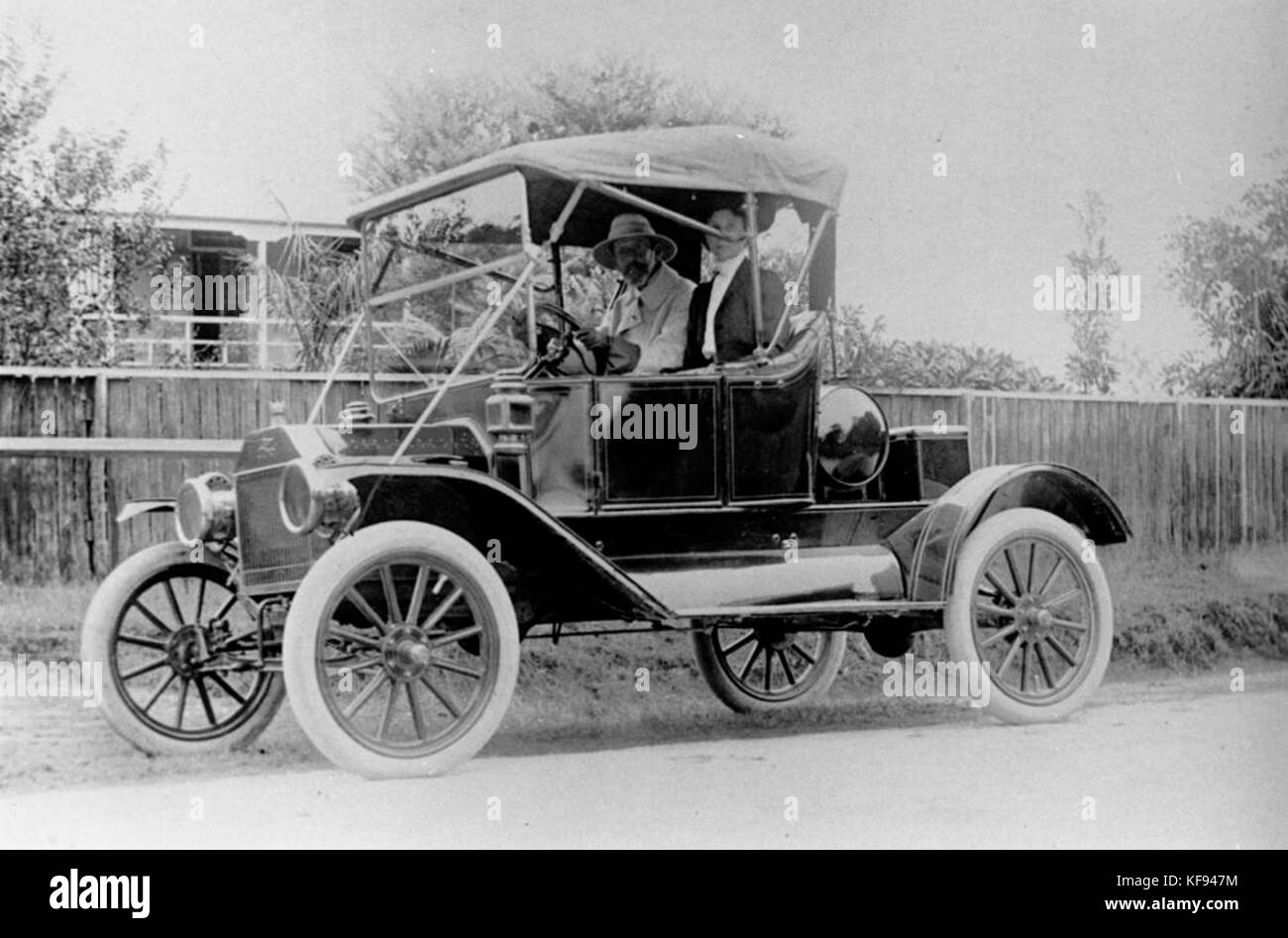 1 114904 Medico e onorevole David Hardie nel loro modello T Ford, ca. 1913 Foto Stock