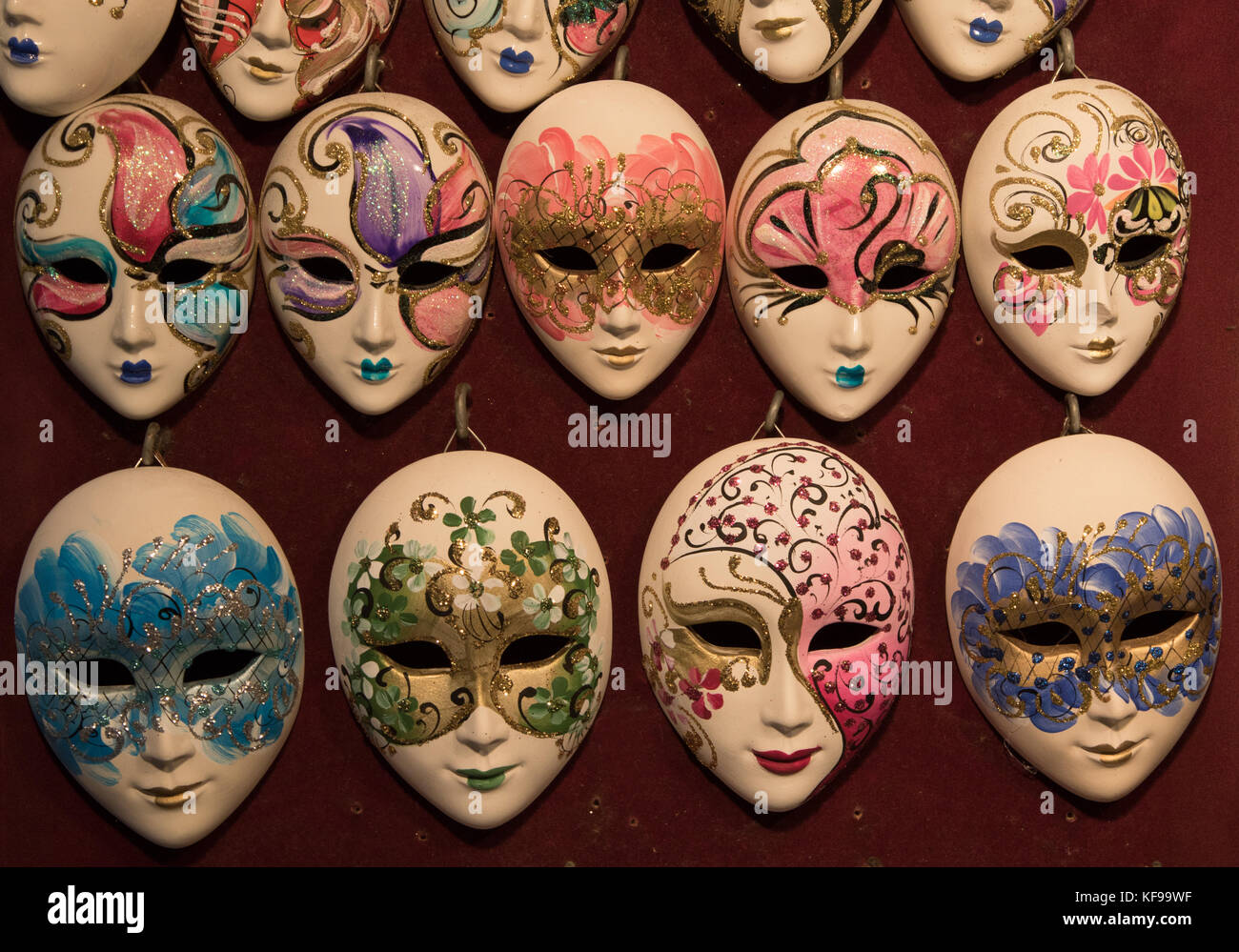 Maschere Di Ceramica Immagini e Fotos Stock - Alamy