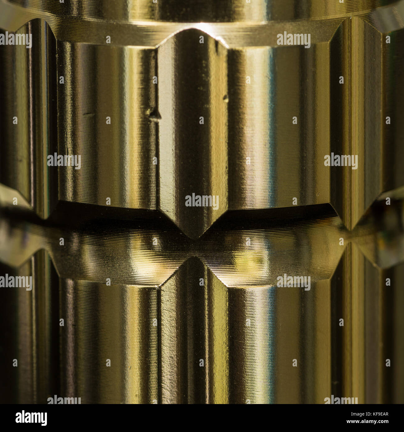 Un abstract colpo di una torcia metallico maniglia. Foto Stock