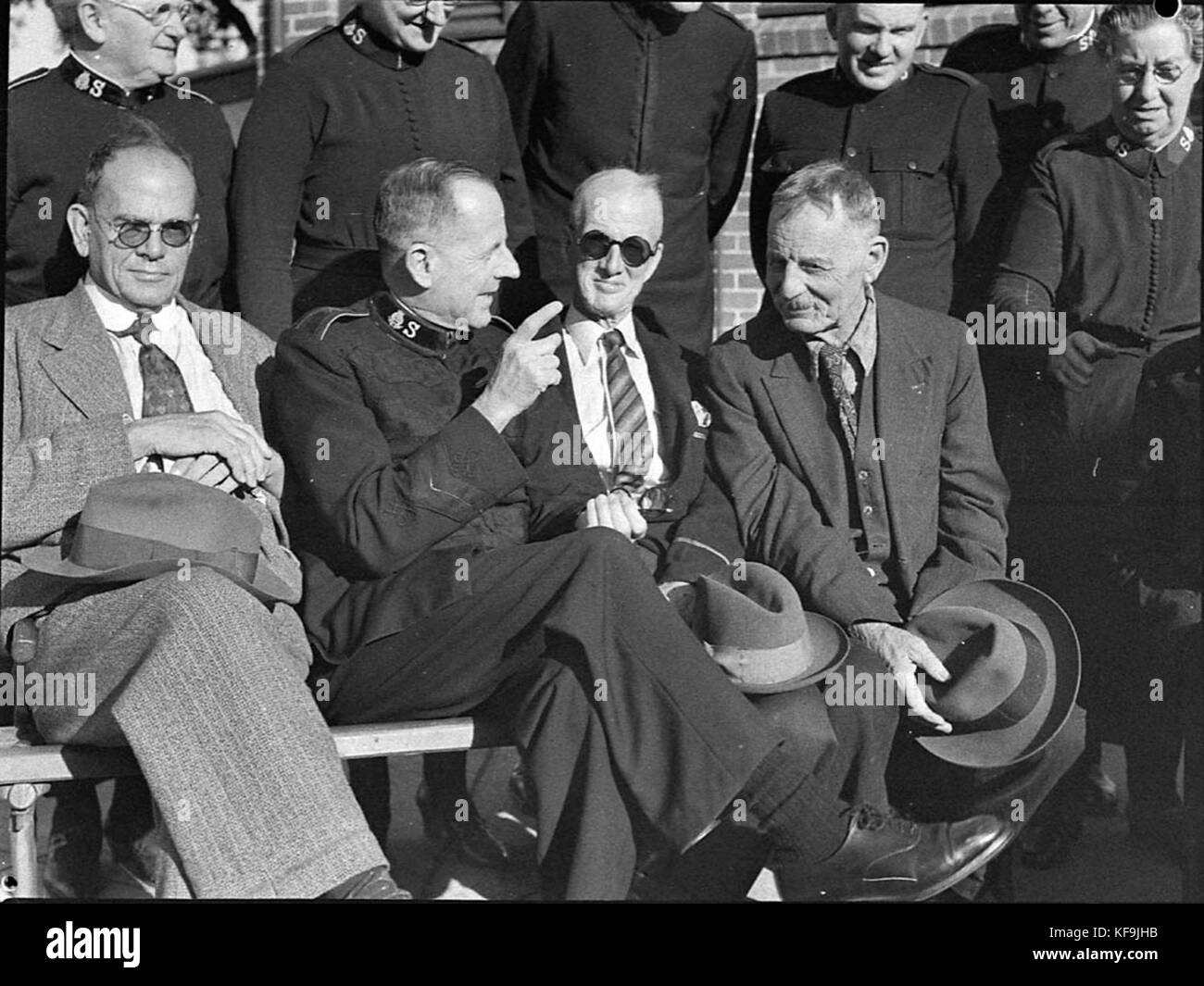 La Casa degli anziani dell'Esercito della salvezza ospita una festa di Natale, offrendo un raduno festoso per i residenti anziani che hanno bisogno di interazione sociale e sostegno. Foto Stock