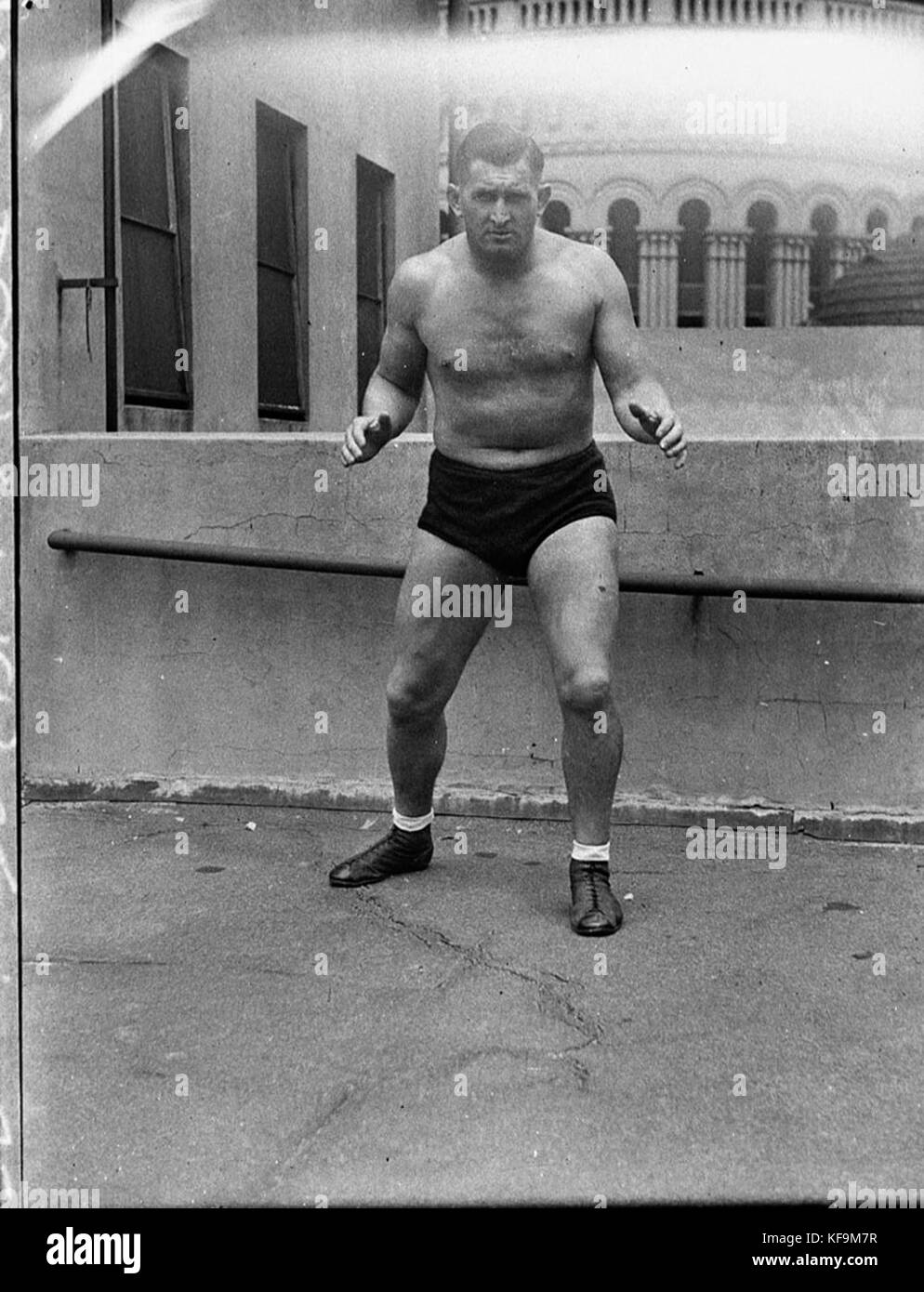 La fotografia mostra il wrestler McCreadie, probabilmente preso durante un evento al Leichhardt Stadium. Questo evento può far parte della storia del wrestling o di una competizione sportiva locale. Foto Stock