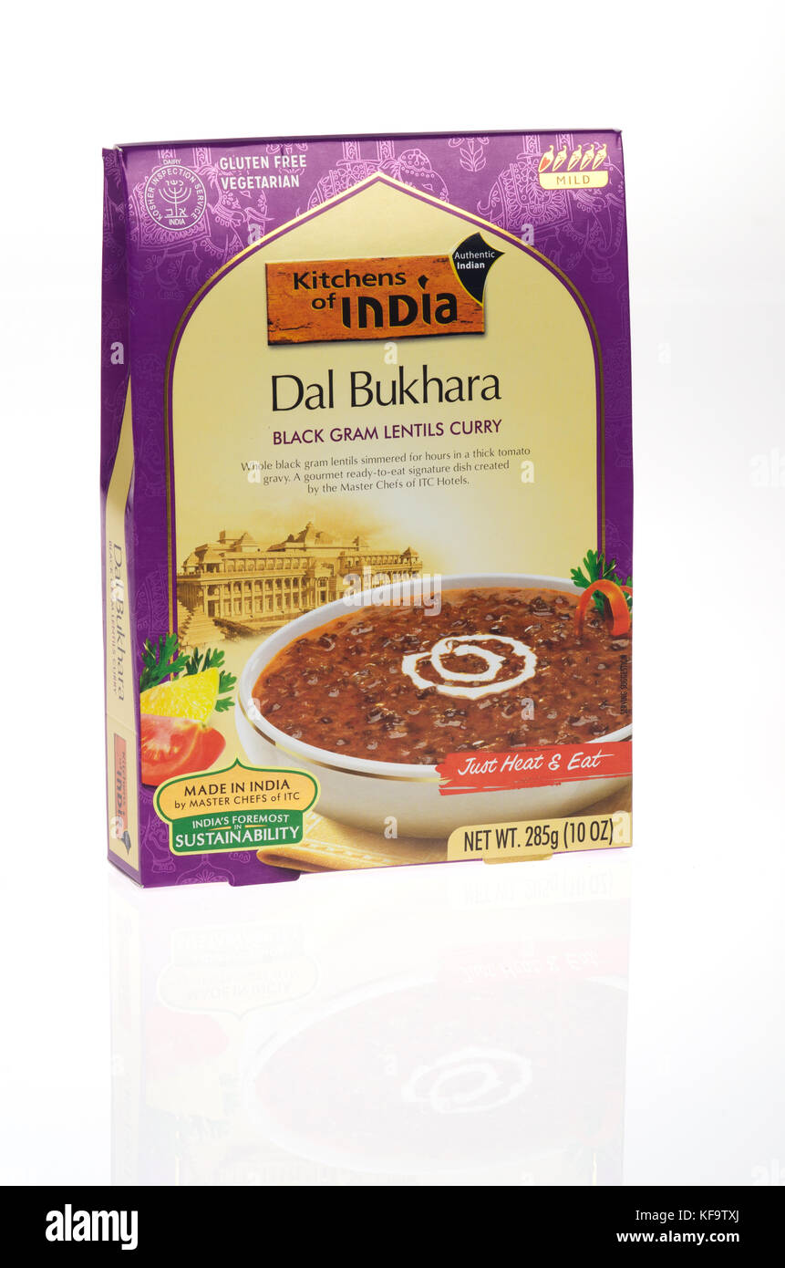 Scatola di Dal Bukhara Black Gram Curry di lenticchie readymeal made in India Foto Stock