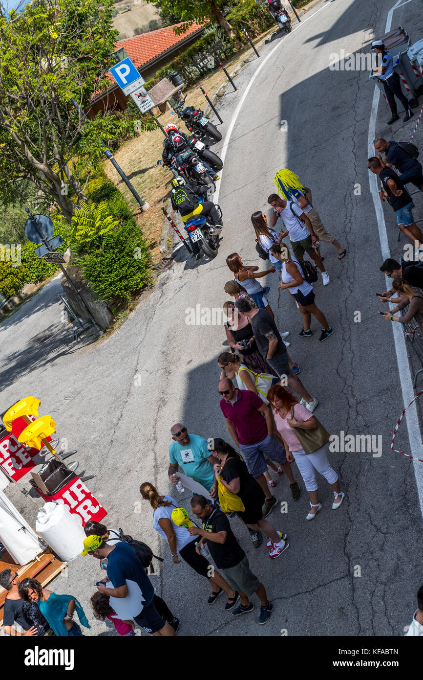 Ventole coda presso la VR46 merchandise e fan shop. Tavullia, Italia. Città natale di Valentino Rossi. Foto Stock