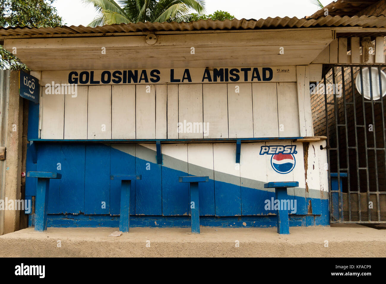 Honduras lifestyle Chiuso cantina con quattro posti a sedere. Foto Stock