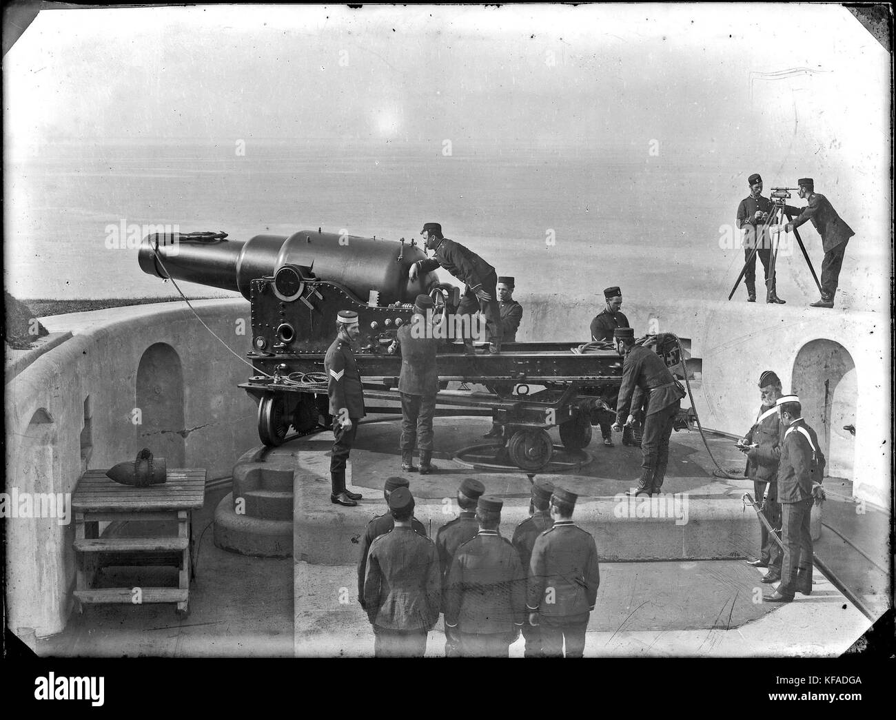 RML 9 pollice di pistola e equipaggio a Fort Scratchley 1 Flickr 4810886027 Foto Stock