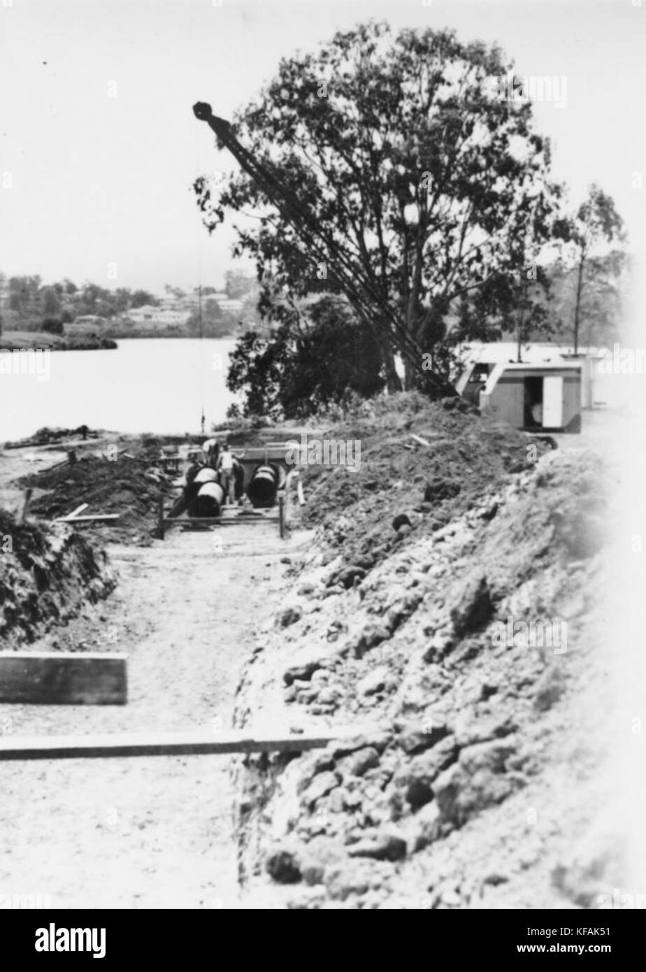 1 131235 la posa di tubazioni per l'acqua in aspirazione nuova Farm Power Station, ca. 1926 Foto Stock
