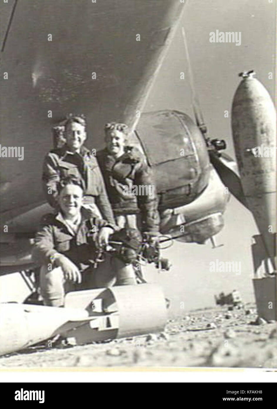 11 Squadron RAF groundcrew Western Desert Nov 1941 AWM 010741 Foto Stock