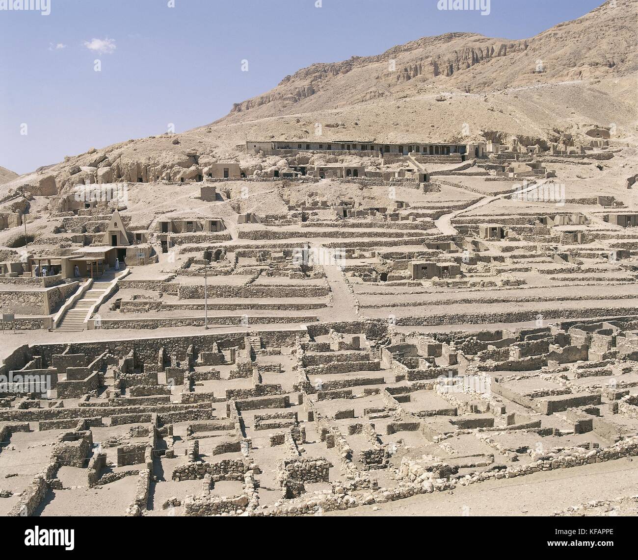 Egitto, antica Tebe (patrimonio mondiale Unesco, 1979). regno nuovo villaggio di stato operai a dayr al-madinah (Deir el-Medina) Foto Stock