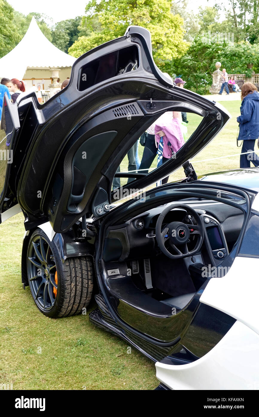 Una mclaren p1 plug-in hybrid auto sportiva al wilton classic supercar show, wilton house, Wiltshire, Regno Unito, 2014 Foto Stock