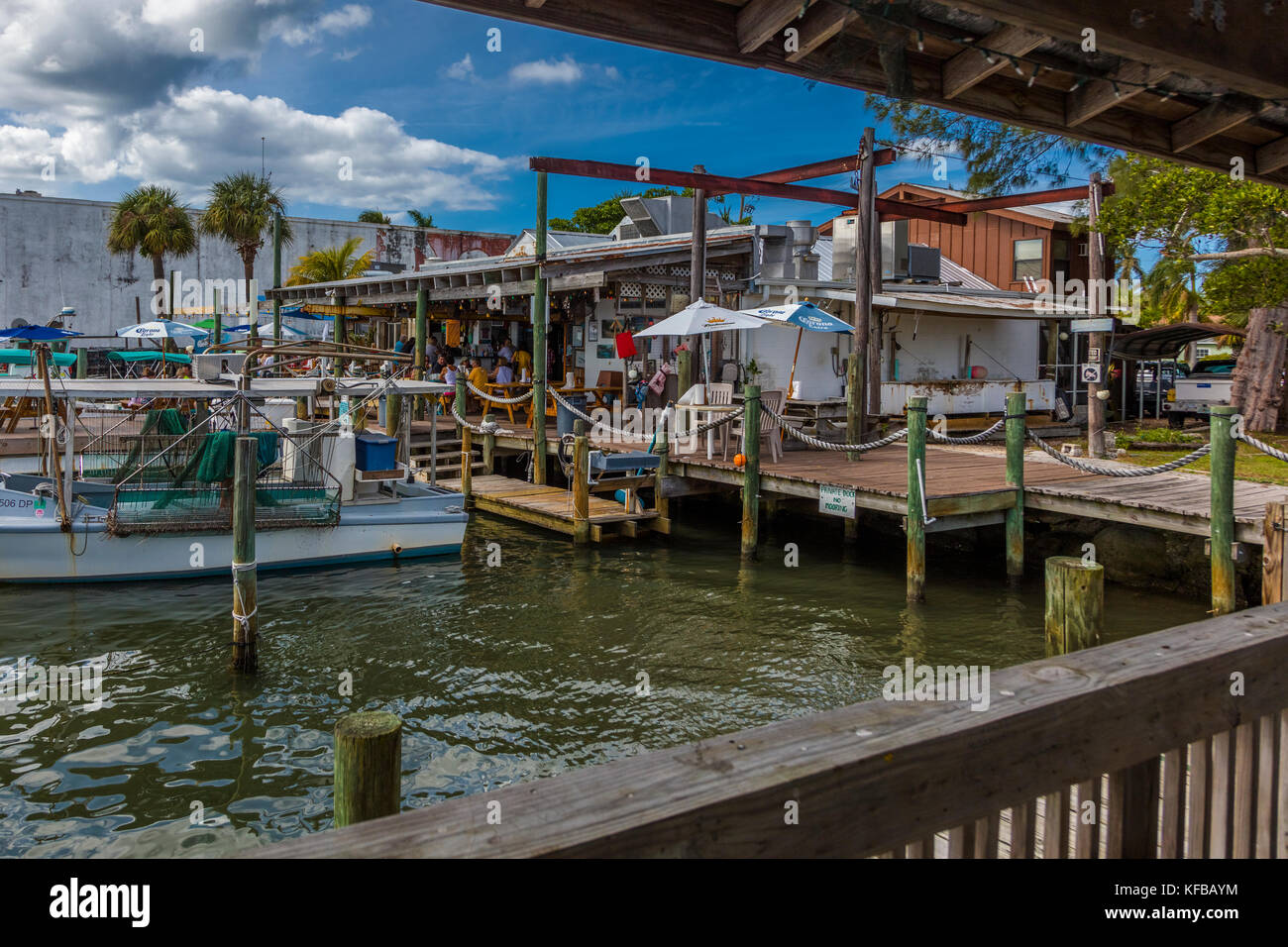 Stella di mare co mercato di frutti di mare e procedure Dockside ristorante in Florida storico villaggio di pescatori di cortez negli stati uniti Foto Stock