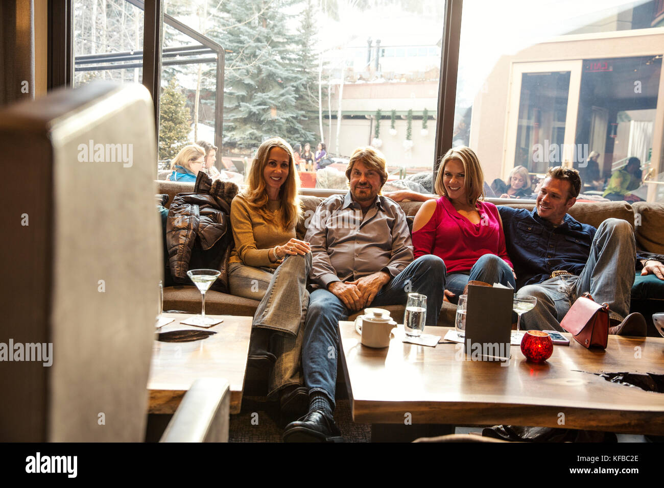 Stati Uniti d'America, colorado, Aspen, apres ski in scena la sala lounge area a little nell hotel Foto Stock