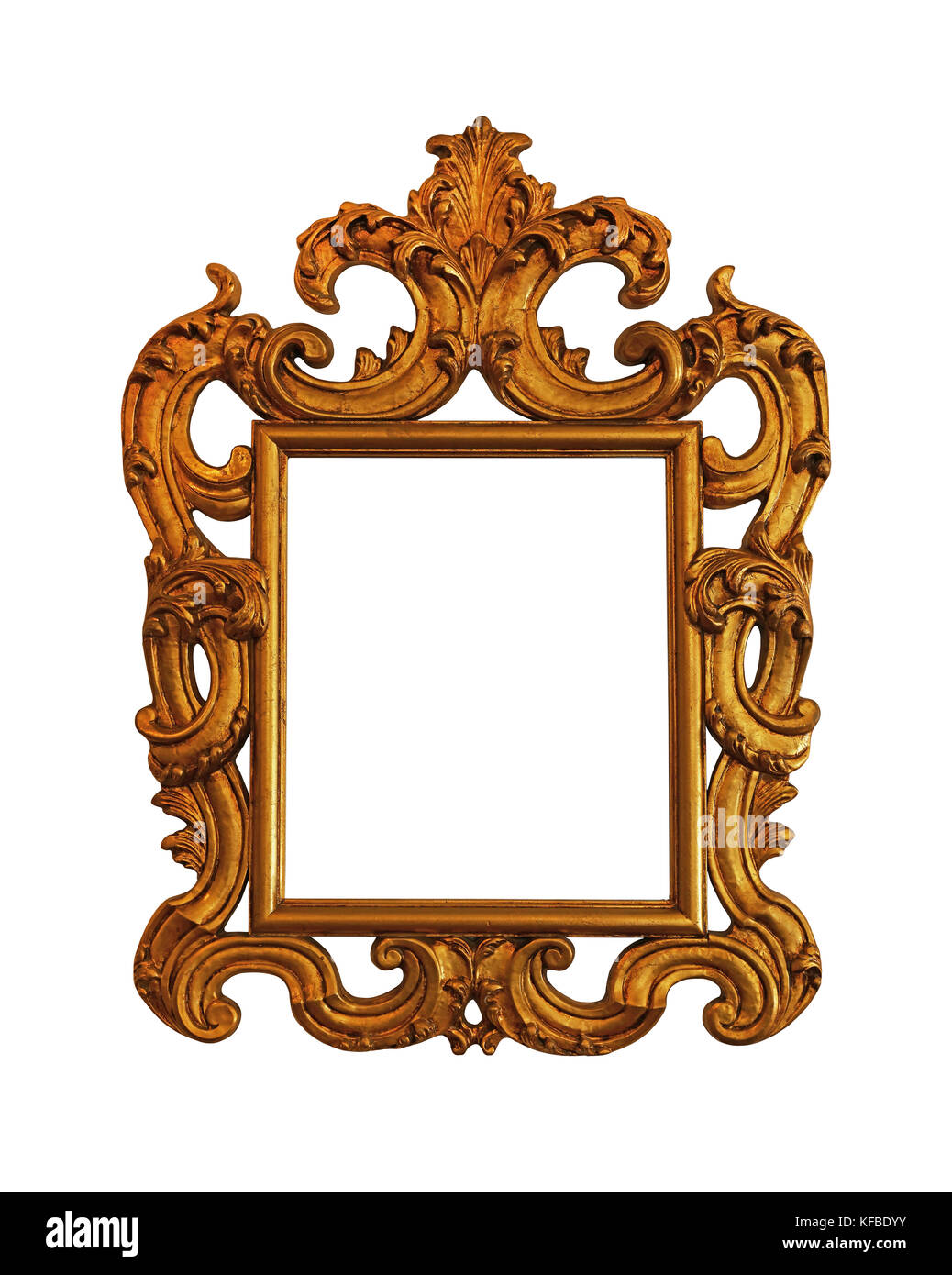 Vecchio antichi decorati in stile barocco classico in legno dipinto di golden telaio rettangolare per immagini, foto o a specchio, isolati su sfondo bianco, close up Foto Stock