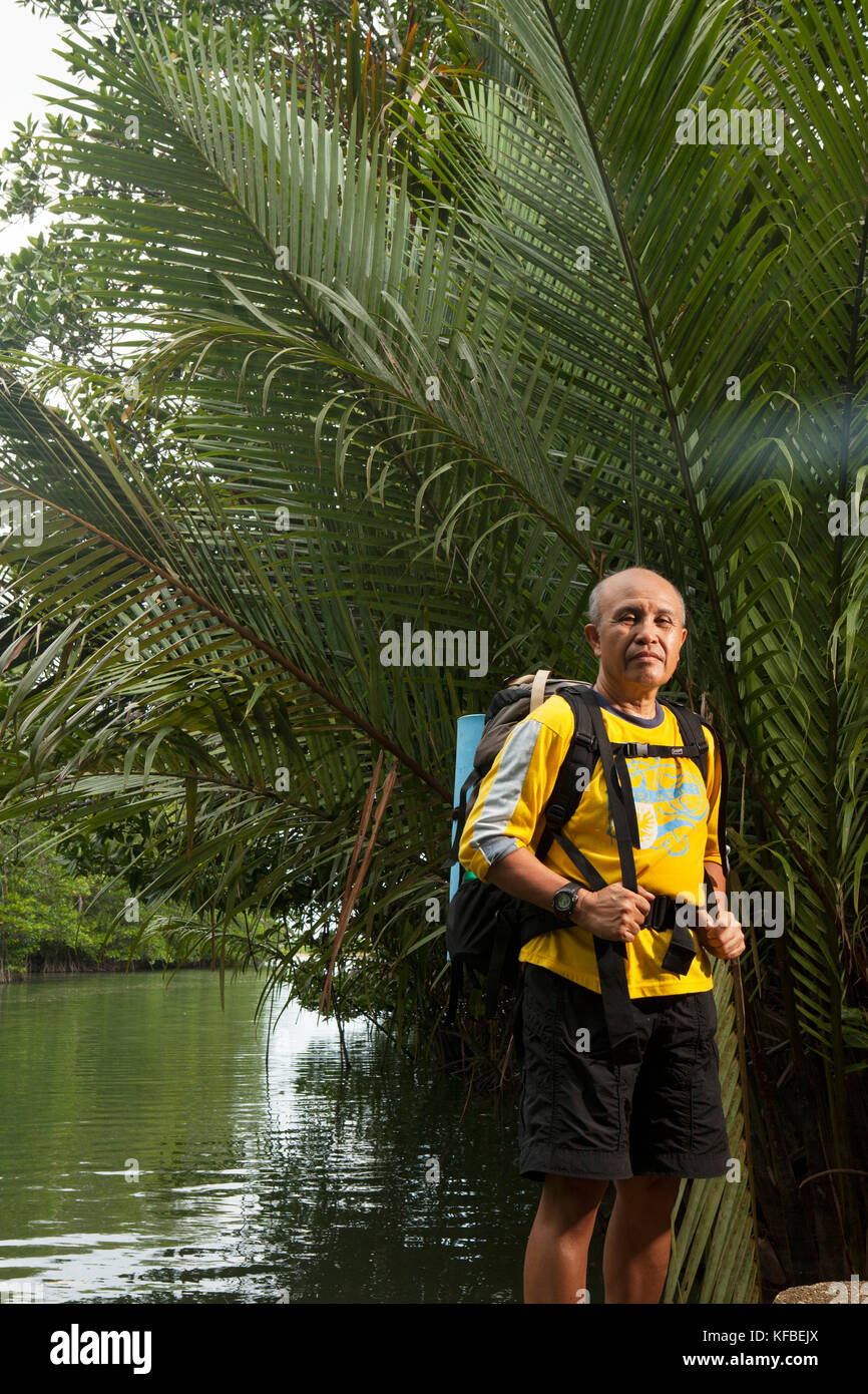Filippine, Palawan El Nido, ritratti della guida Ernie Aguirre nella città di El Nido Foto Stock