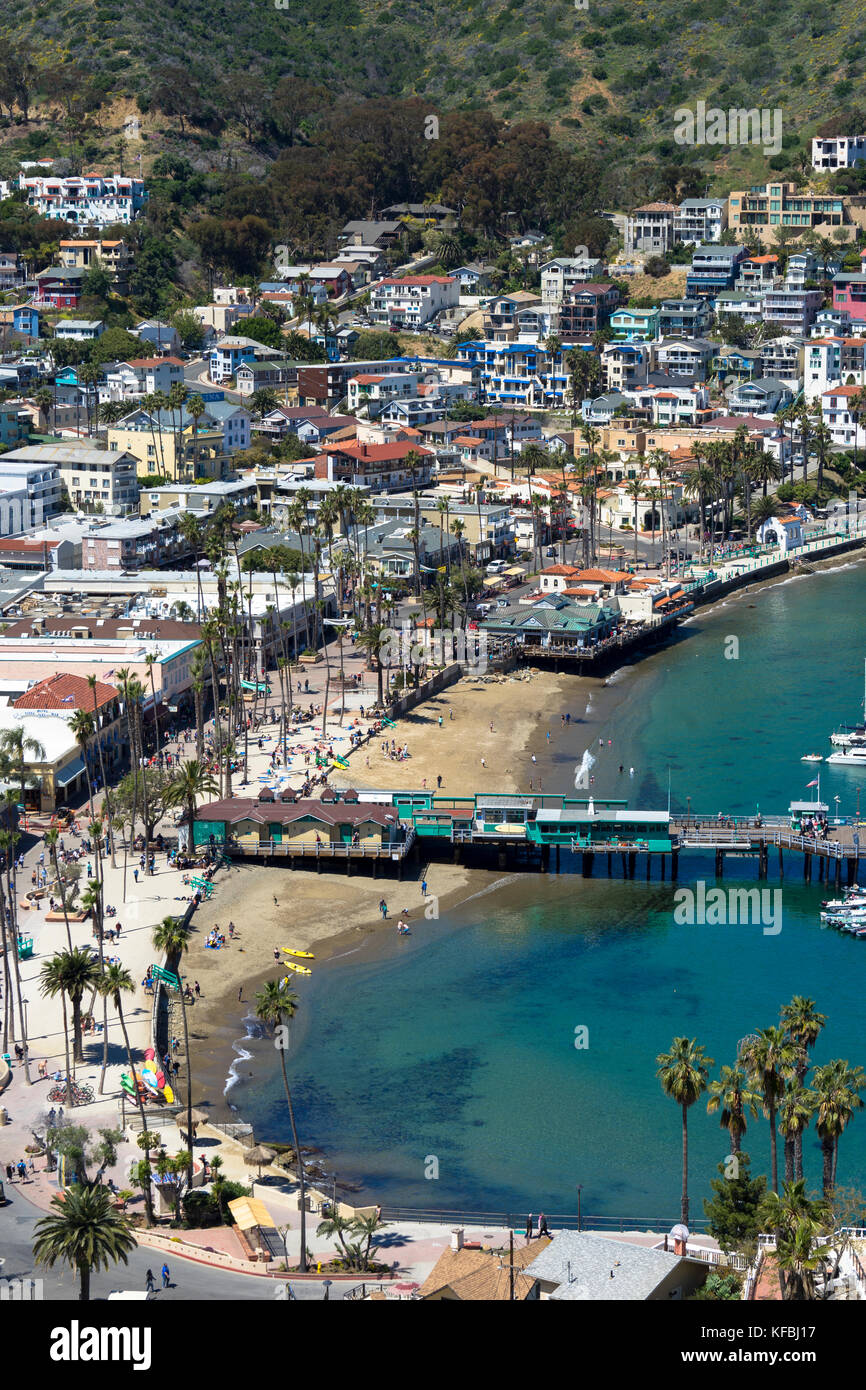 Crescent Beach, Green Pleasure Pier e Avalon città vista dall'alto. Avalon, California Stati Uniti Foto Stock
