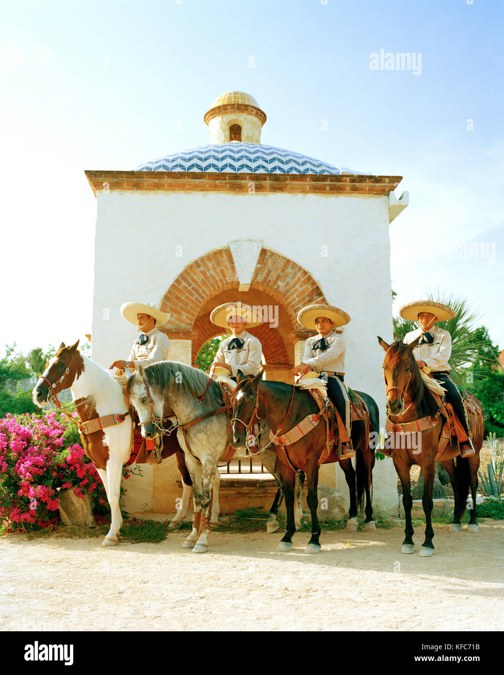 Messico Riviera Maya, Charros messicani sui loro cavalli, la penisola dello Yucatan Foto Stock