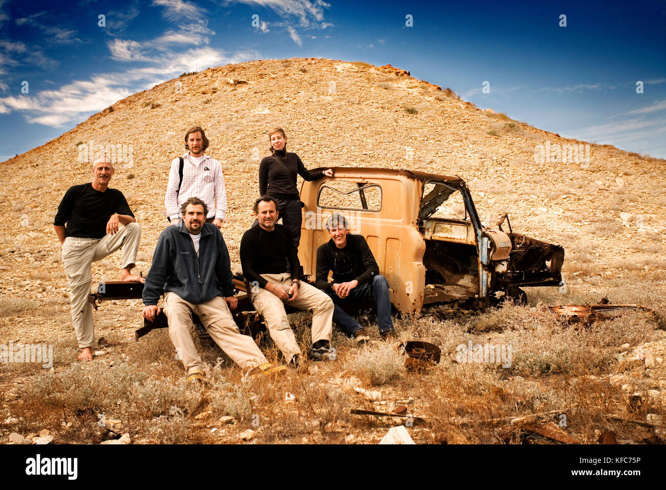 Messico, Baja, magdalena bay, oceano pacifico, foto di gruppo nel deserto vicino alla baia di magdalena Foto Stock