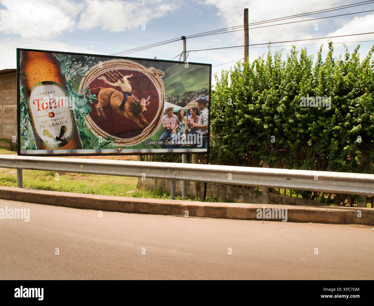 Nicaragua, un tabellone sul ciglio della strada vicino a San Juan del Sur Foto Stock