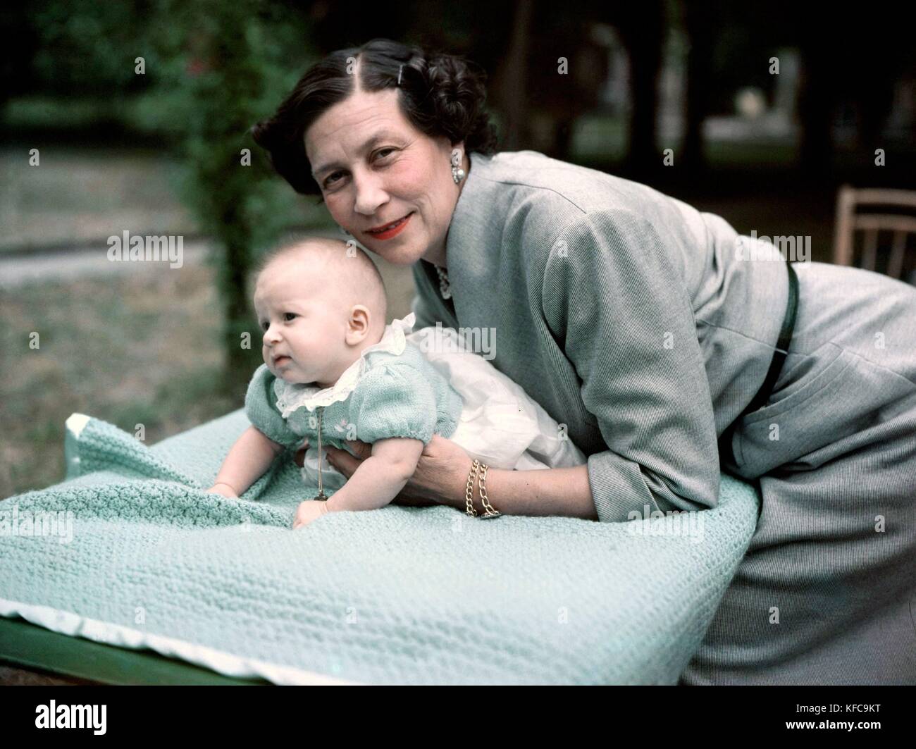 La principessa Eugenie della Grecia (1910-1989) e suo figlio Principe Charles-Alexander di Tour e Taxi 1953 Taponier Photo12.com foto - Coll. Taponier Foto Stock