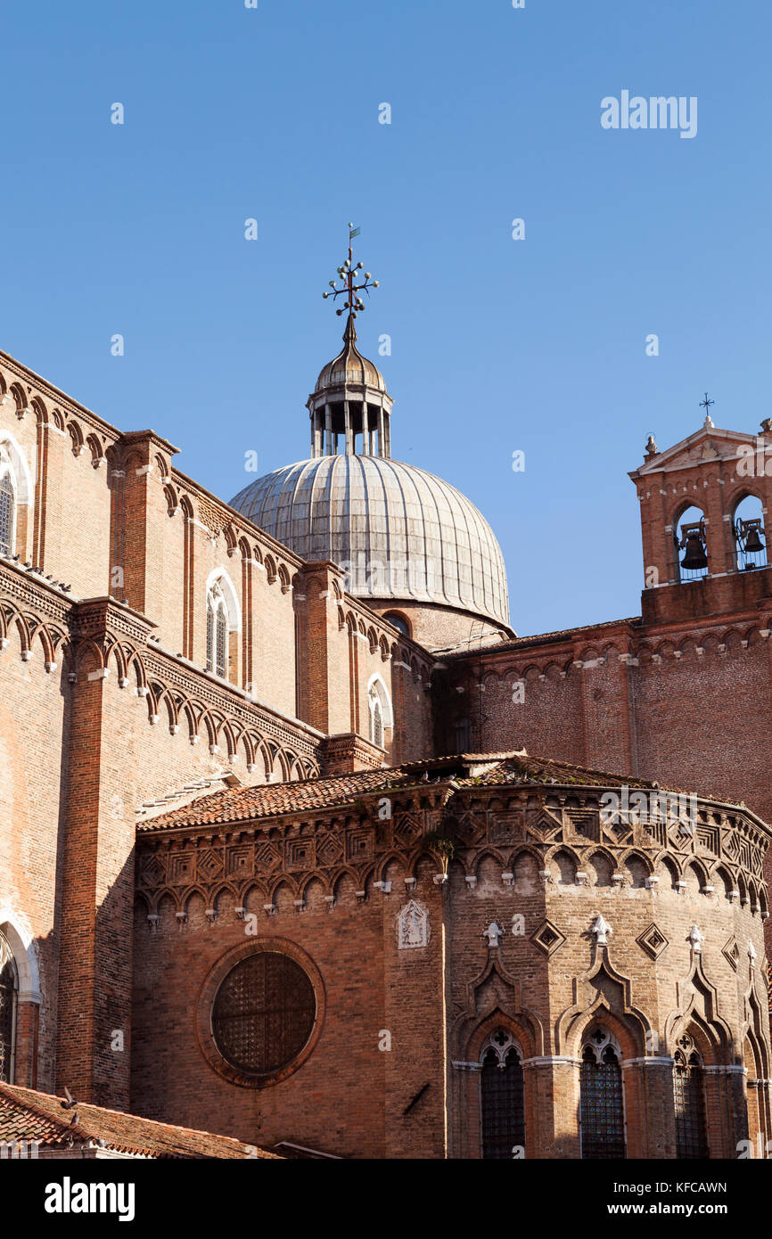 L'Italia, Venezia. Vista della Basilica dei Santi Giovanni e Paolo si trova nel Campo Santi Giovanni e Paolo nel sestiere di Castello. Il Castello è il Foto Stock