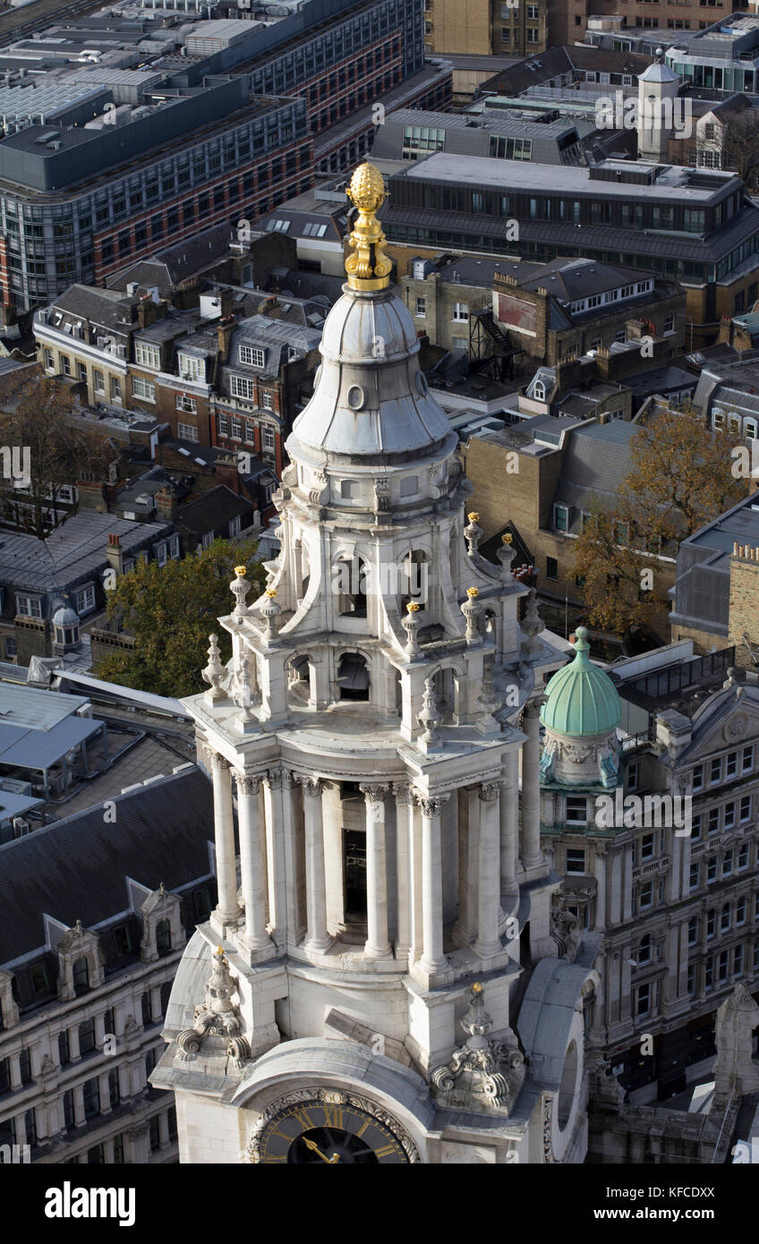 Il sud-ovest della torre. la cattedrale di St Paul. Londra. Foto Stock