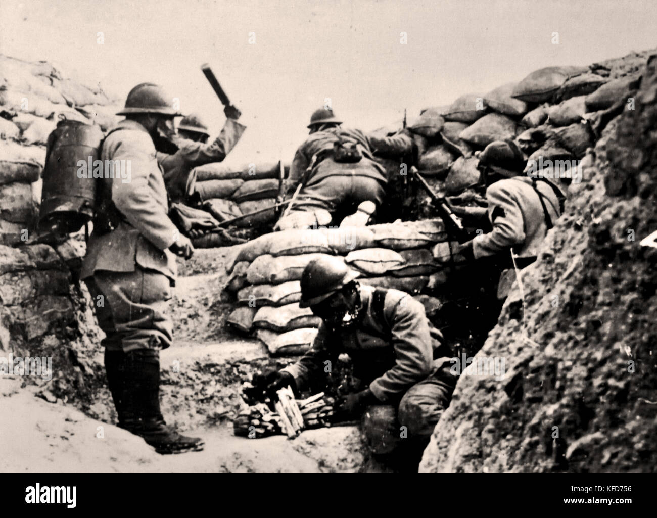 Soldati francesi in trincee Francia 1916 I Guerra Mondiale - Prima guerra mondiale la Grande Guerra, 28 luglio 1914 al 11 novembre 1918. Foto Stock