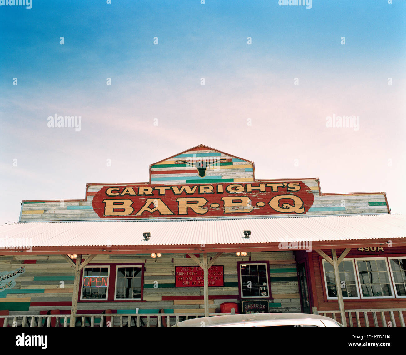 USA, Texas, esterno del ristorante Cartwright's Bar-B-Q, Bastrop Foto Stock
