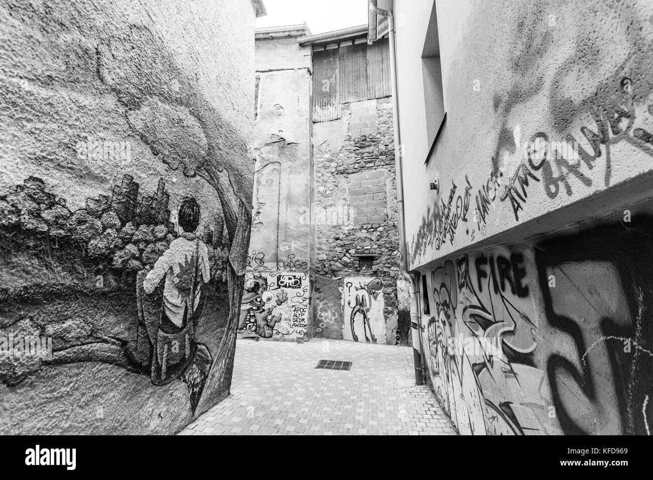 Gap, Francia. 2017. street graffiti in fusione con architettura provenzale Foto Stock