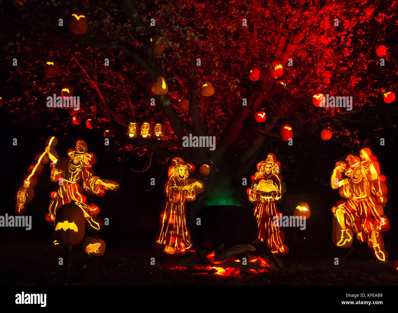 (Upper Canada Village, Canada---26 ottobre 2017) Zucca streghe al Pumpkinferno in Upper Canada Village in Ontario. Foto Stock