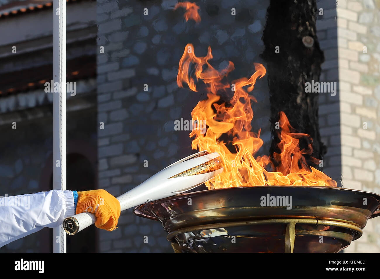 Salonicco, Grecia, Oct 27, 2017:Olimpiadi Invernali relè torcia arrivati a Salonicco. La fiamma è nato in antica Olympia si recherà a nord Ko Foto Stock