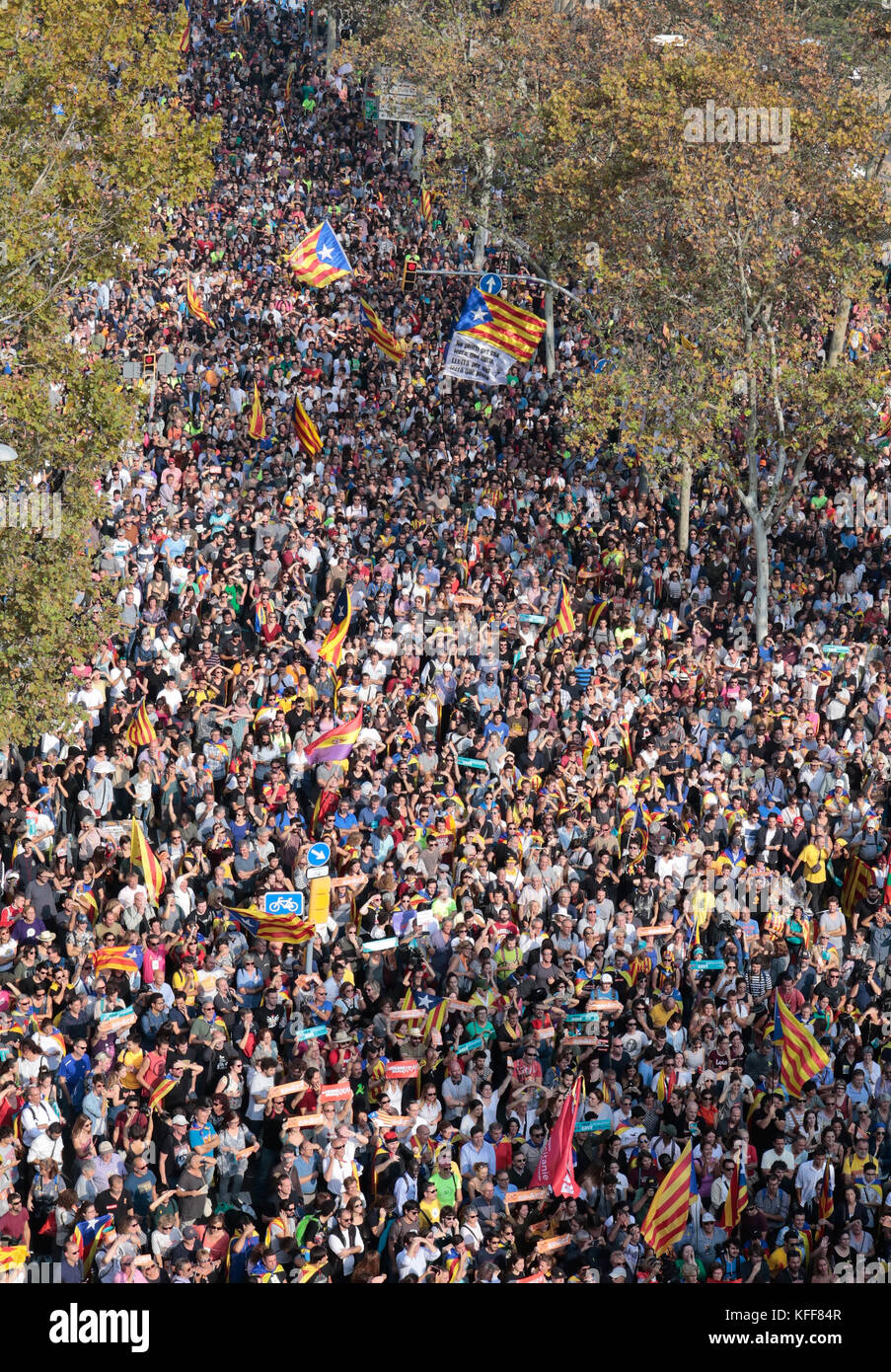 Indipendenza della dichiarazione della Catalogna giorno nel centro di barcellona Foto Stock
