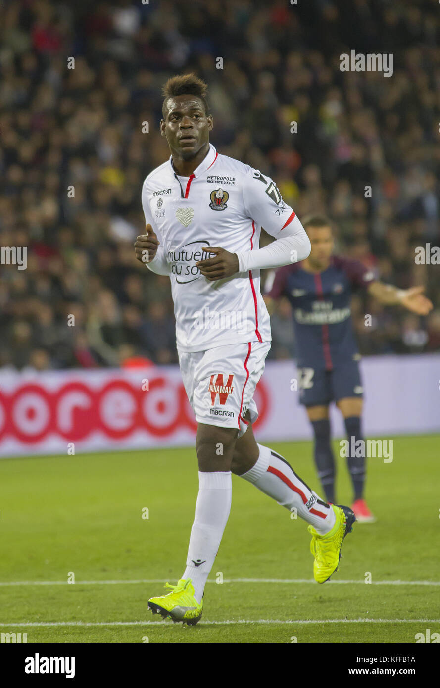 Paris, Paris, Francia. 27 ott 2017. Mario Balotelli durante il French Ligue 1 partita di calcio tra Paris Saint Germain (PSG) e Nizza al Parc des Princes. Credito: SOPA/ZUMA filo/Alamy Live News Foto Stock